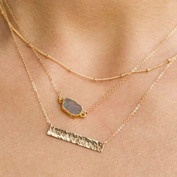 Gold hammered bar layering necklace set - Picture 5 of 5